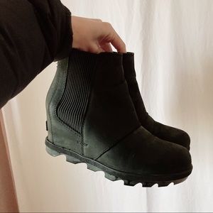 Sorel wedge rain boots sz 6.5